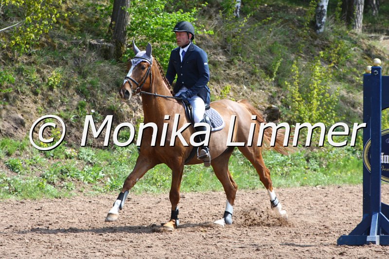 004M1863_Minos_Springpferde A xx.JPG